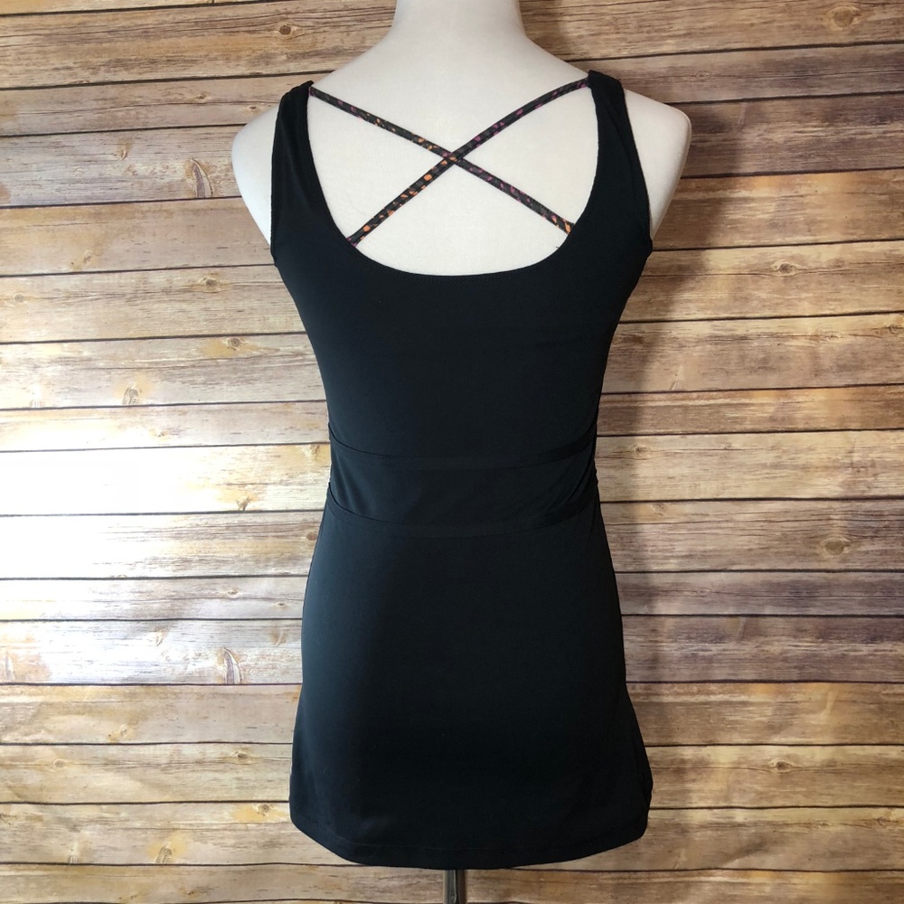 Fabletics Criss Cross Back Strap Athletic Tank Top - Picture 2 of 8